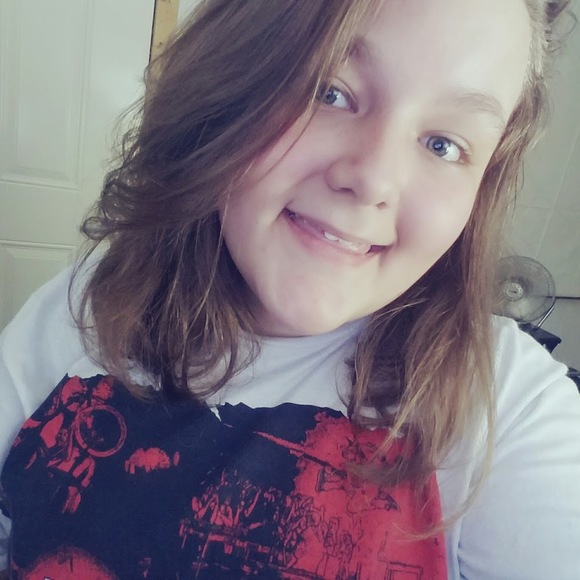 Meet your Posher, Tessa - Picture 1 of 1